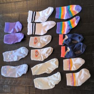 8 pairs of socks